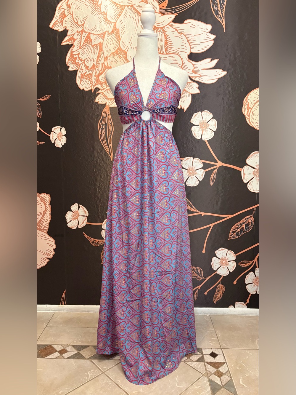 NWOT ROMANTIC Blue Pink Paisley Halter Maxi Dress Cutout Backless Boho - Picture 3 of 8